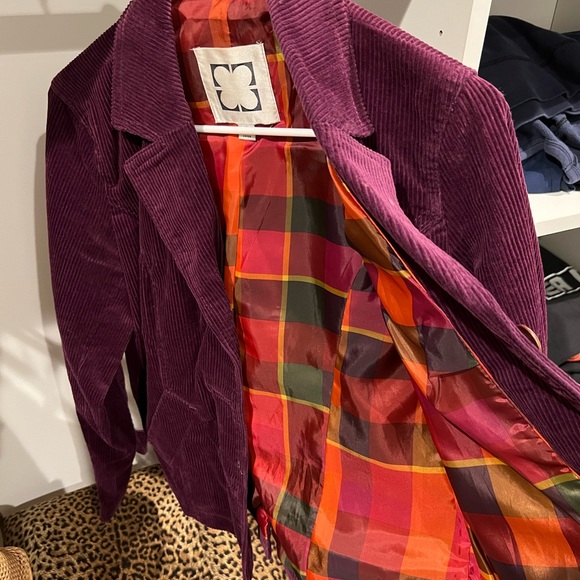 Size small jacket. - Picture 3 of 5